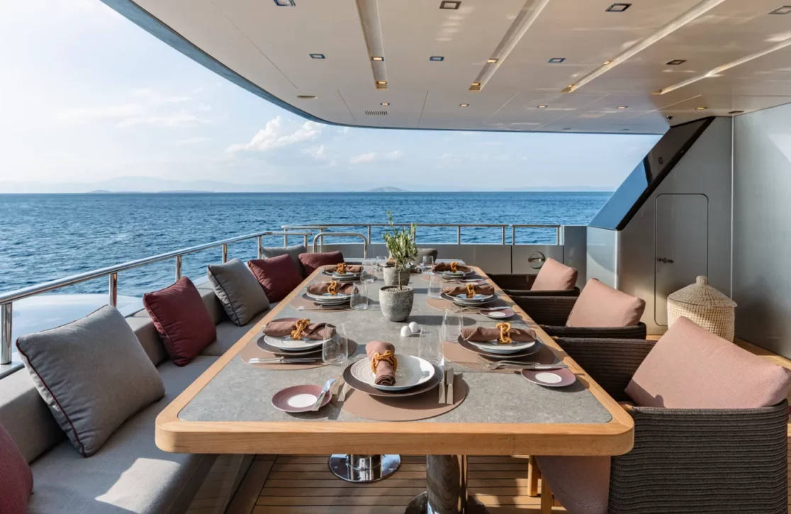 An image of Dinaia yacht