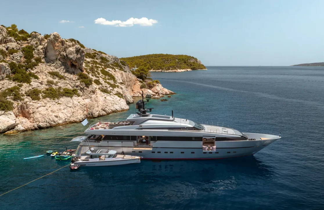 An image of Dinaia yacht