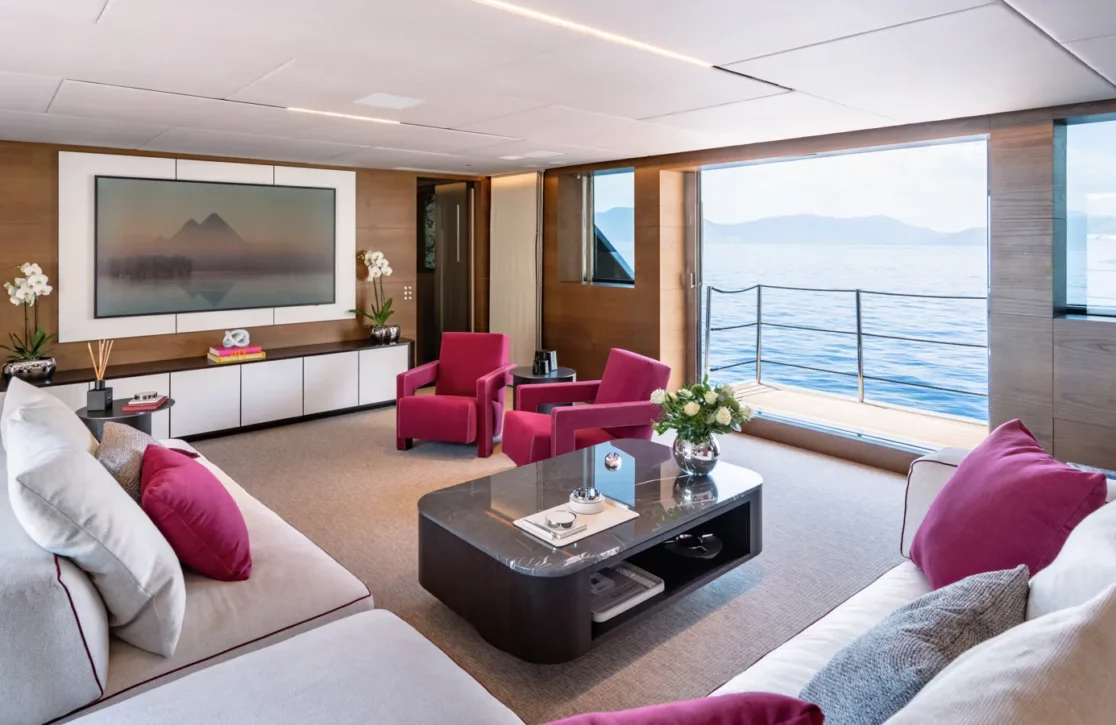 An image of Dinaia yacht