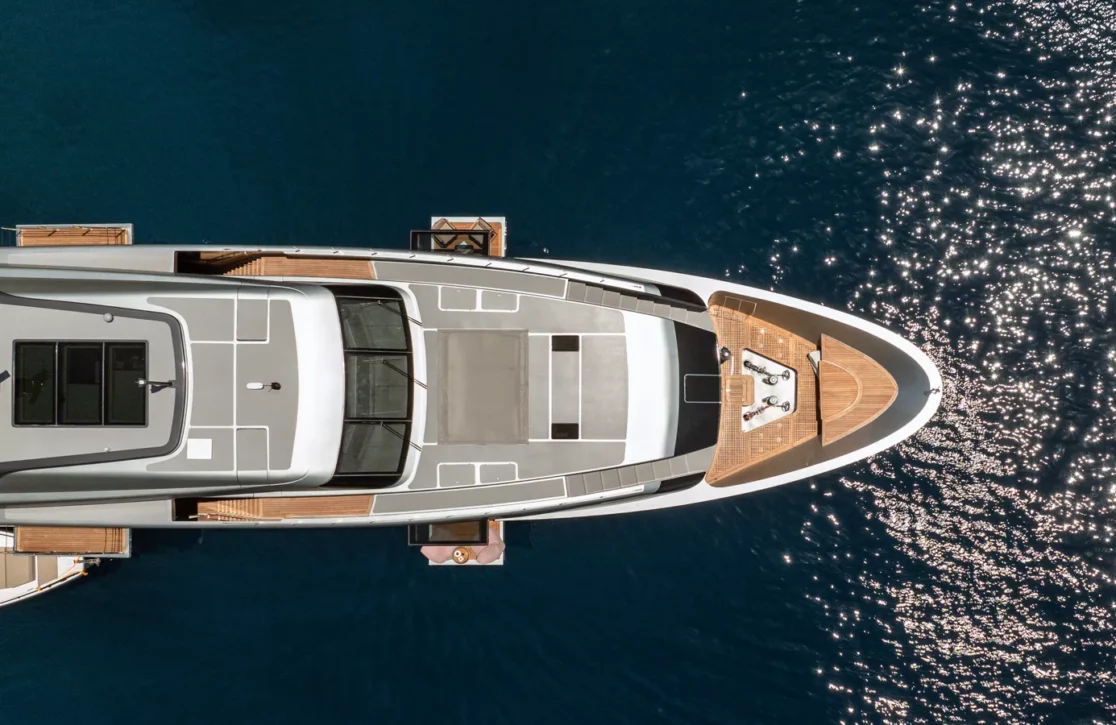 An image of Dinaia yacht