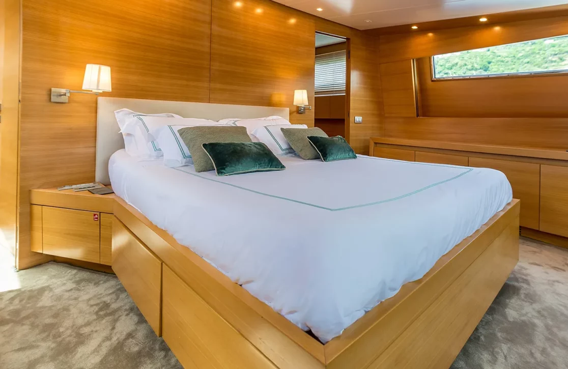 An image of Pertula yacht