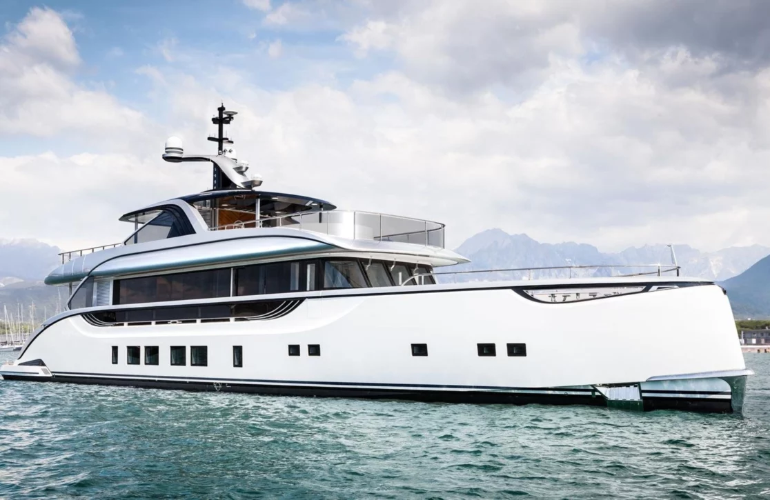 An image of Spring yacht