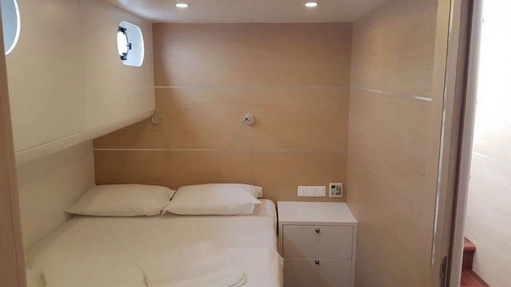 An image of Elfim 11 yacht