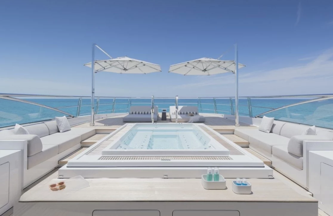An image of Entourage yacht