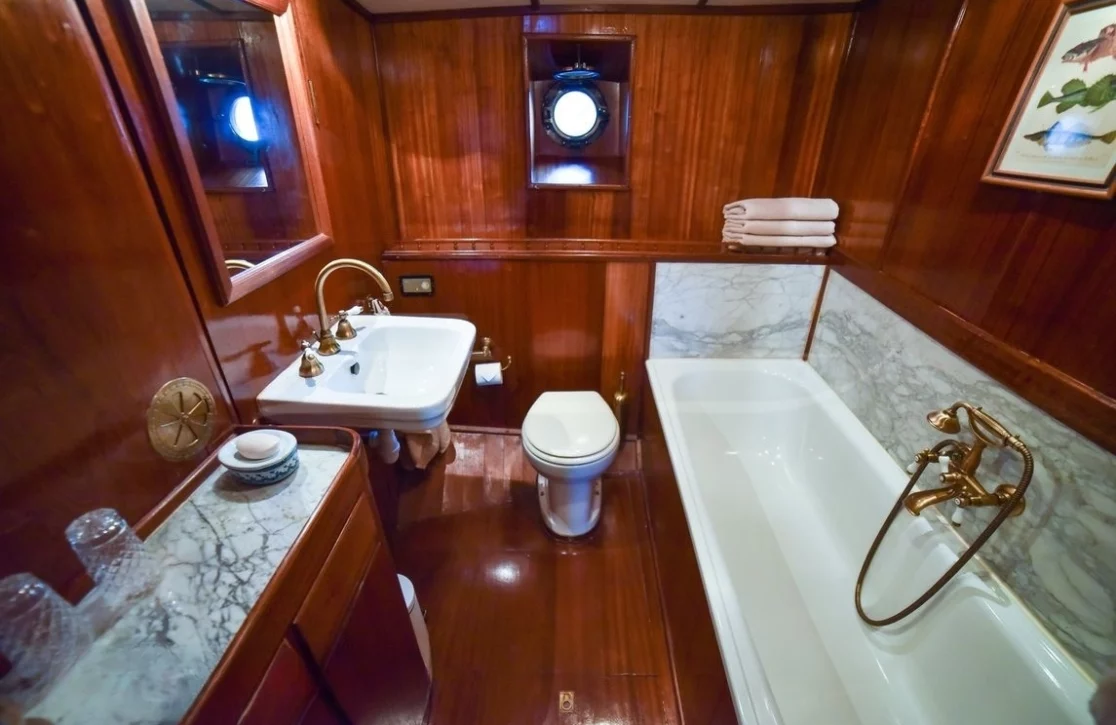 An image of Entrancer yacht