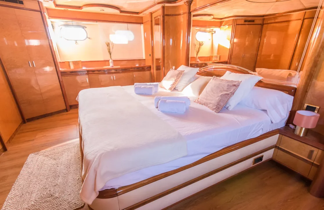 An image of Nephenta yacht