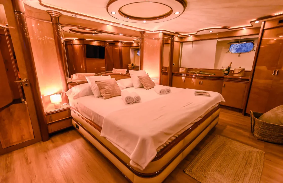An image of Nephenta yacht