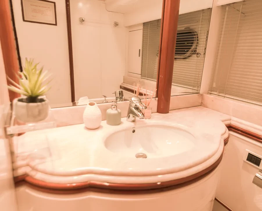 An image of Nephenta yacht