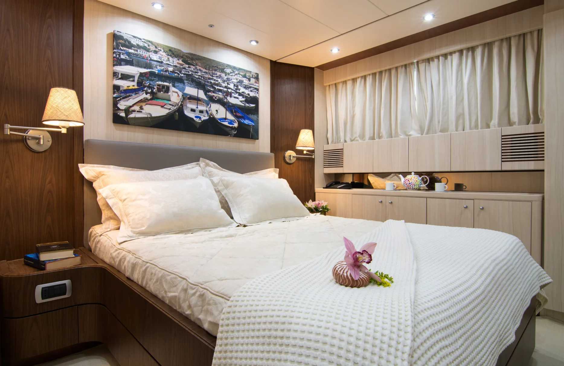 A preview of interior Bedroom cabin