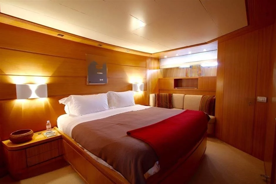 An image of Faster yacht