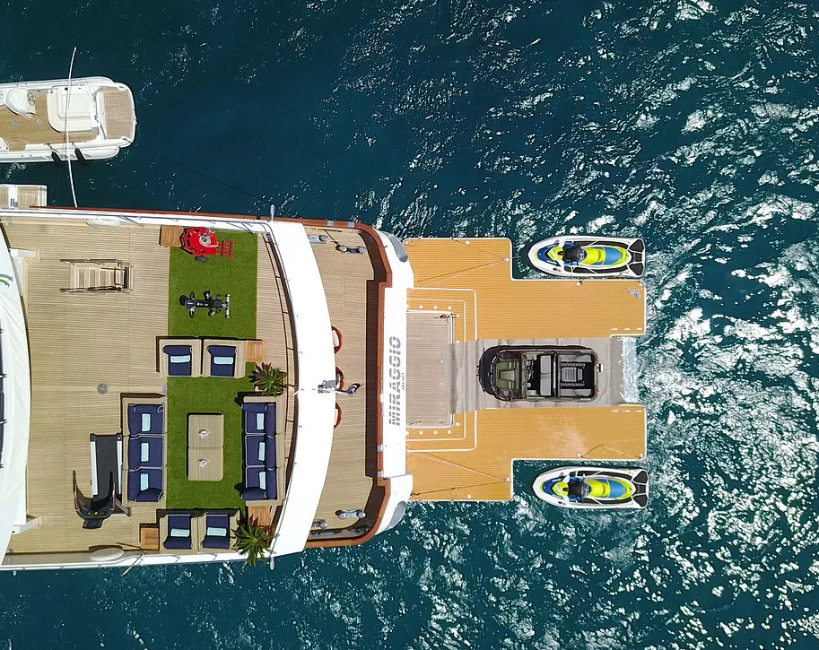 An image of Miraggio yacht