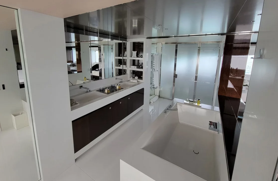 An image of Knight yacht