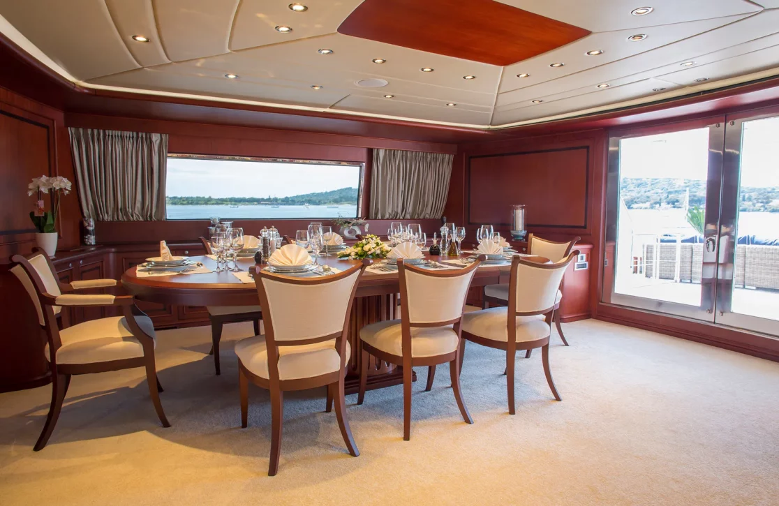 An image of Miraggio yacht