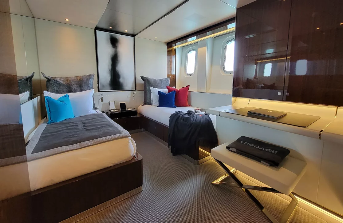 An image of Knight yacht