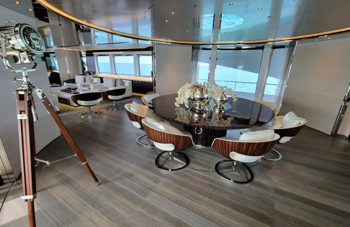 An image of Knight yacht