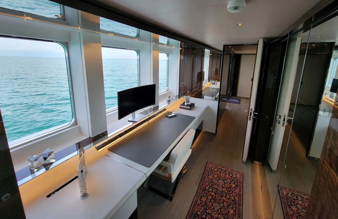 An image of Knight yacht