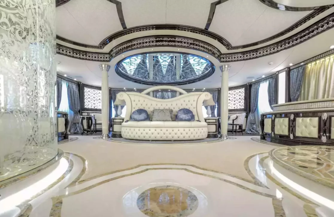An image of Elements yacht