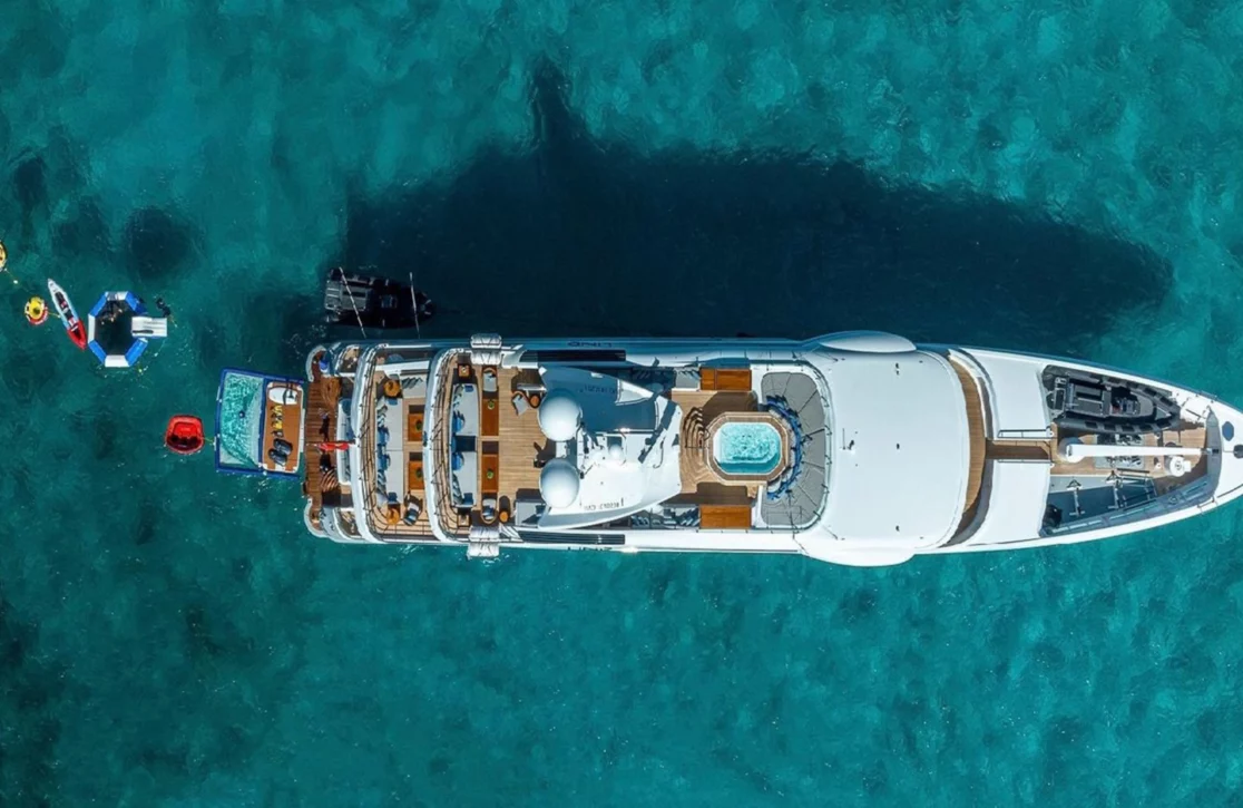 An image of Lind yacht