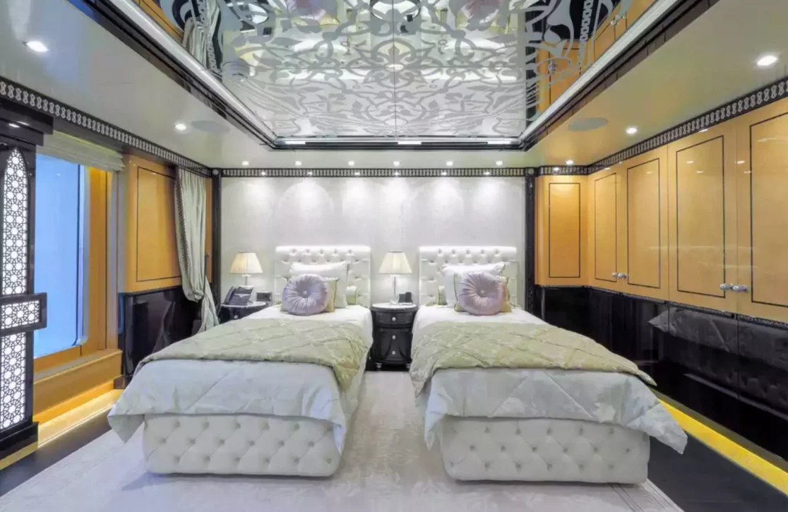 An image of Elements yacht