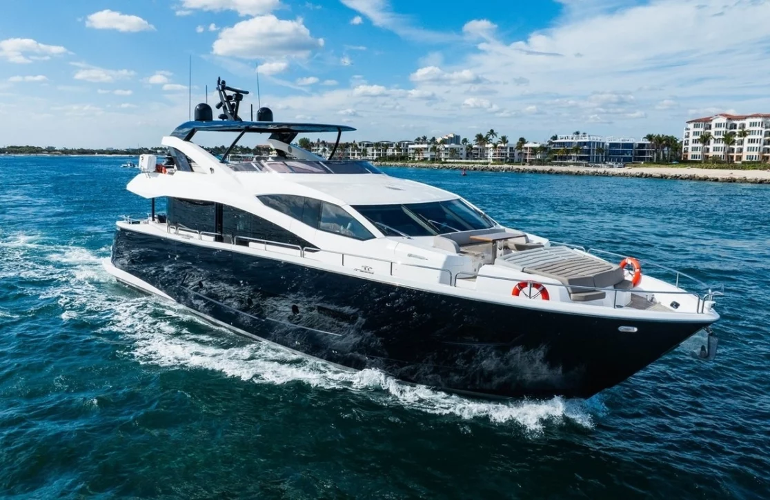 An image of Golden Ours yacht
