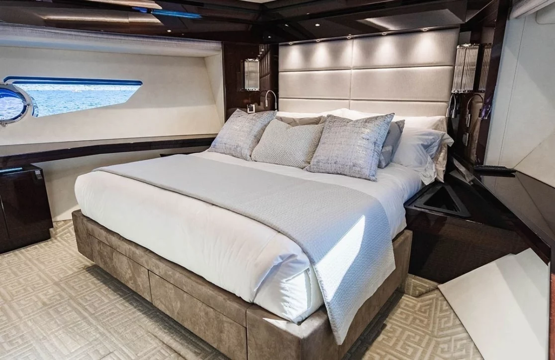 An image of Golden Ours yacht