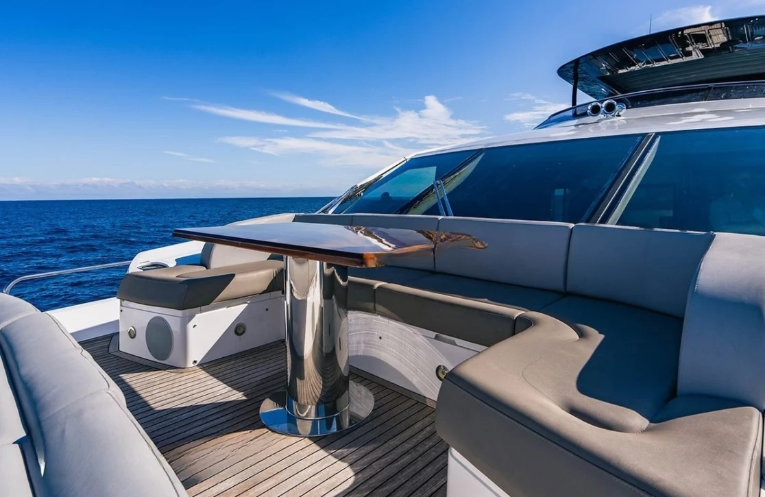 An image of Golden Ours yacht