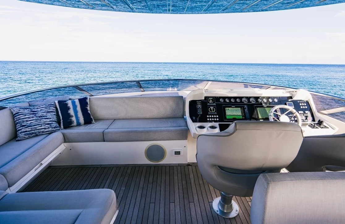 An image of Golden Ours yacht