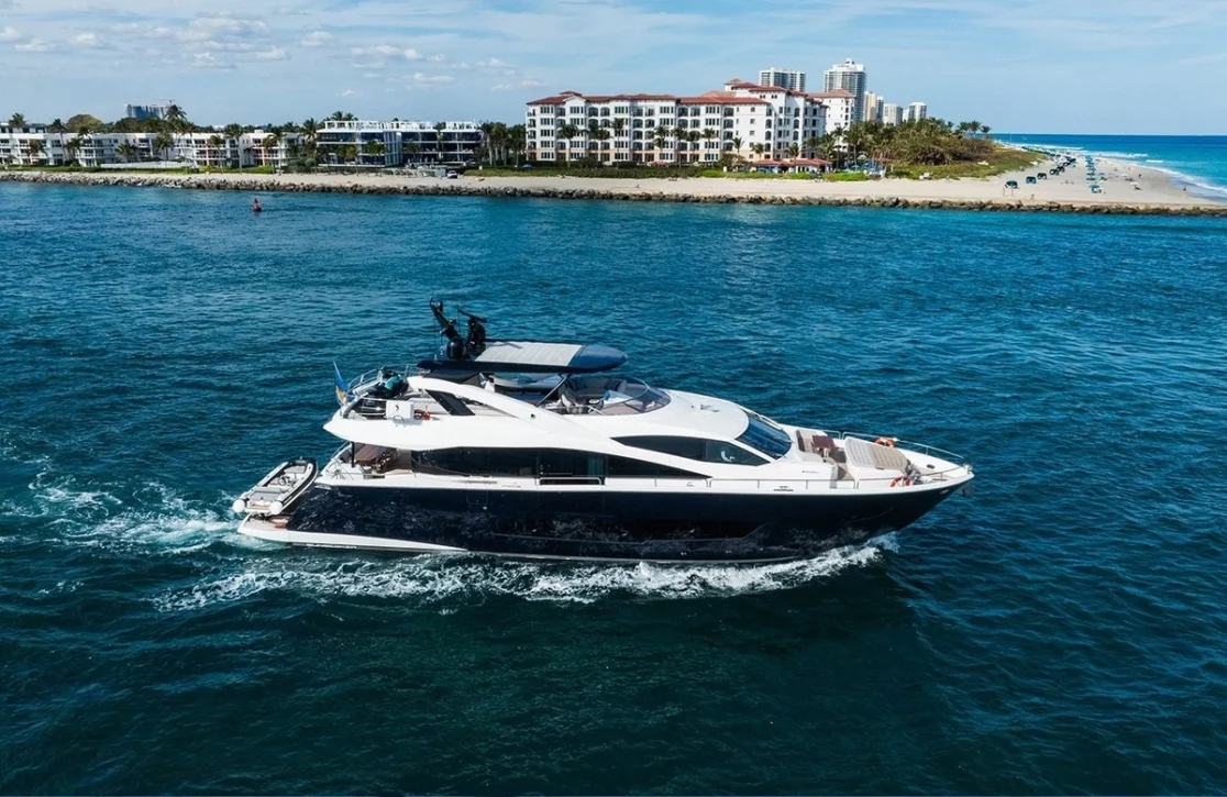 An image of Golden Ours yacht