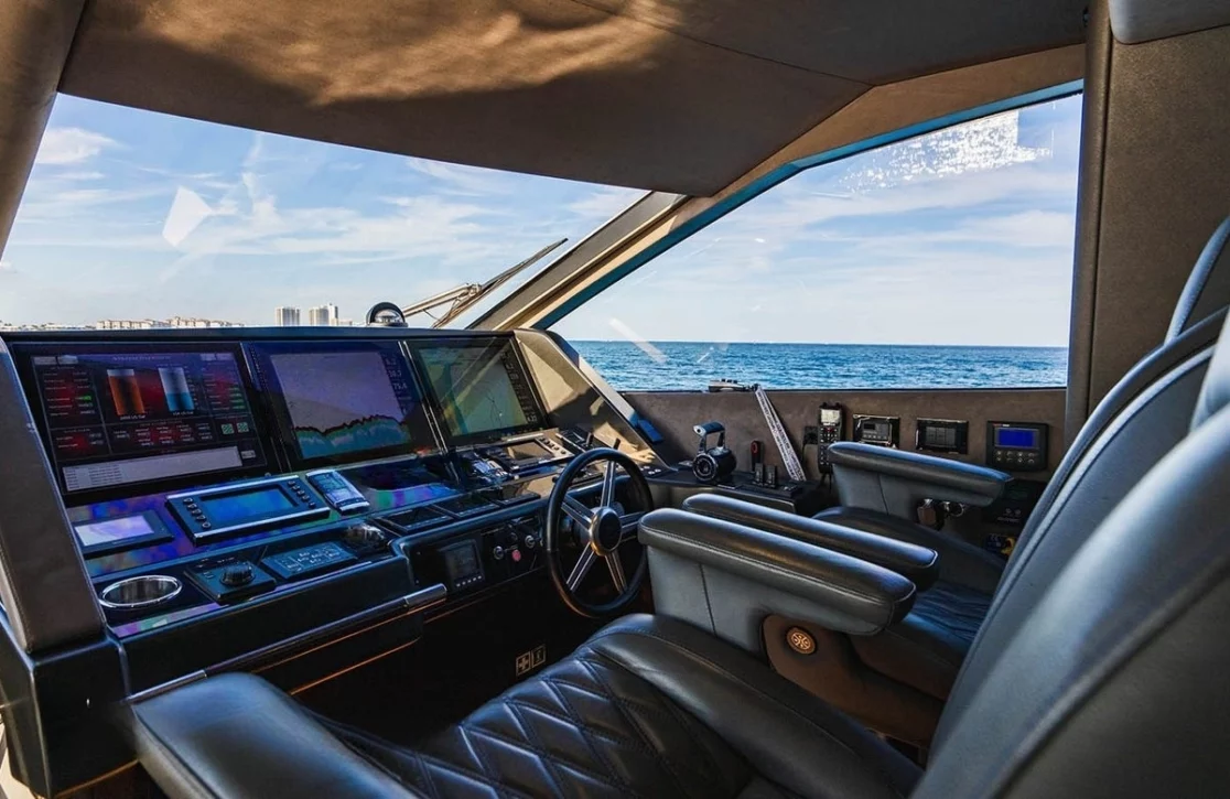An image of Golden Ours yacht