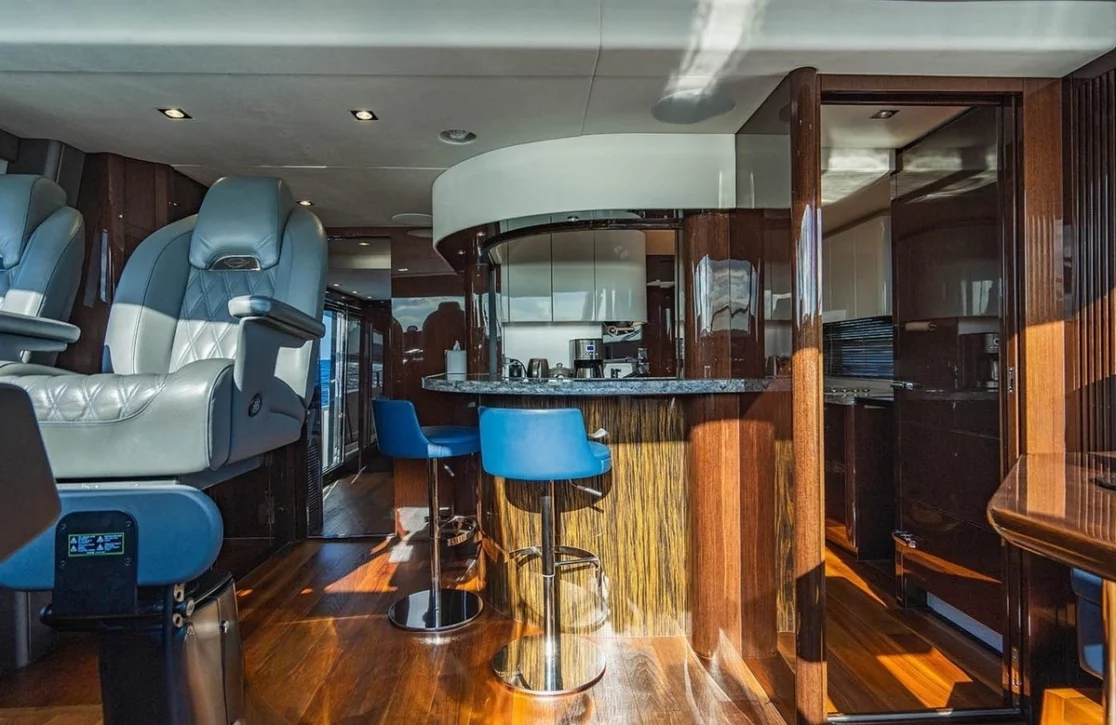An image of Golden Ours yacht