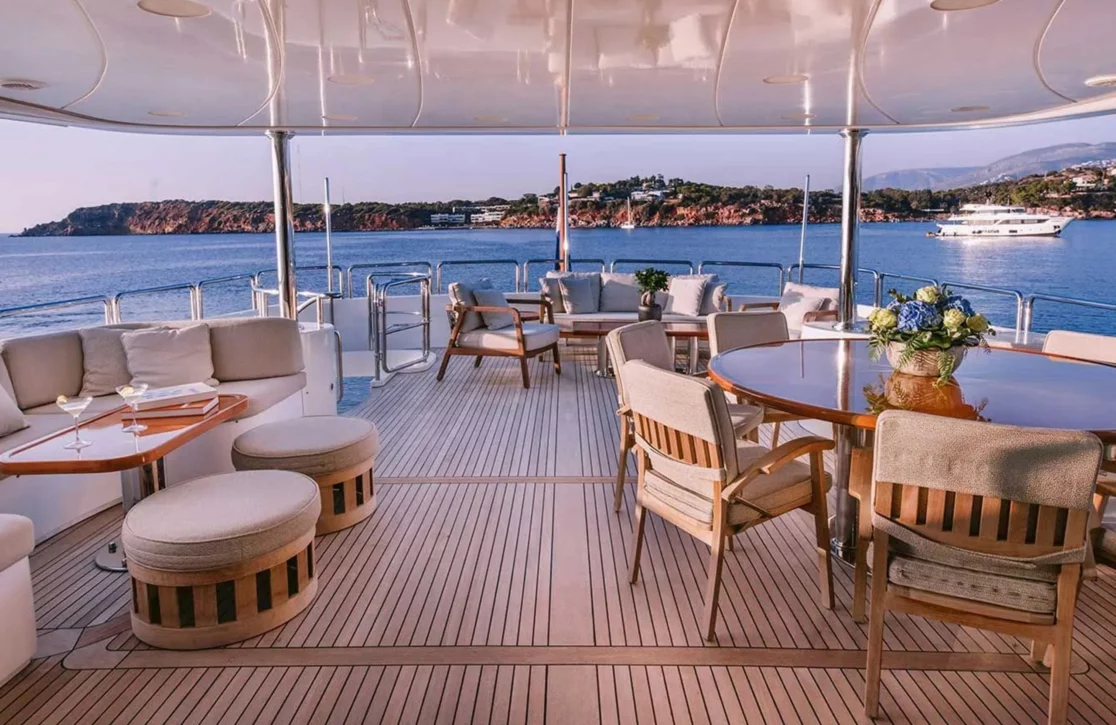 An image of Oak yacht