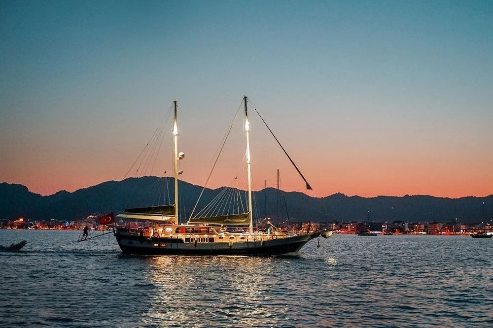 An image of Grand Sailor yacht
