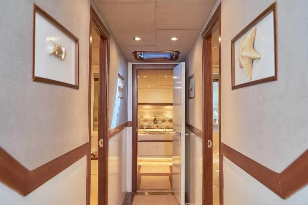 An image of Grand Sailor yacht