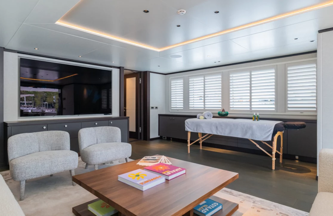 An image of Emerald yacht