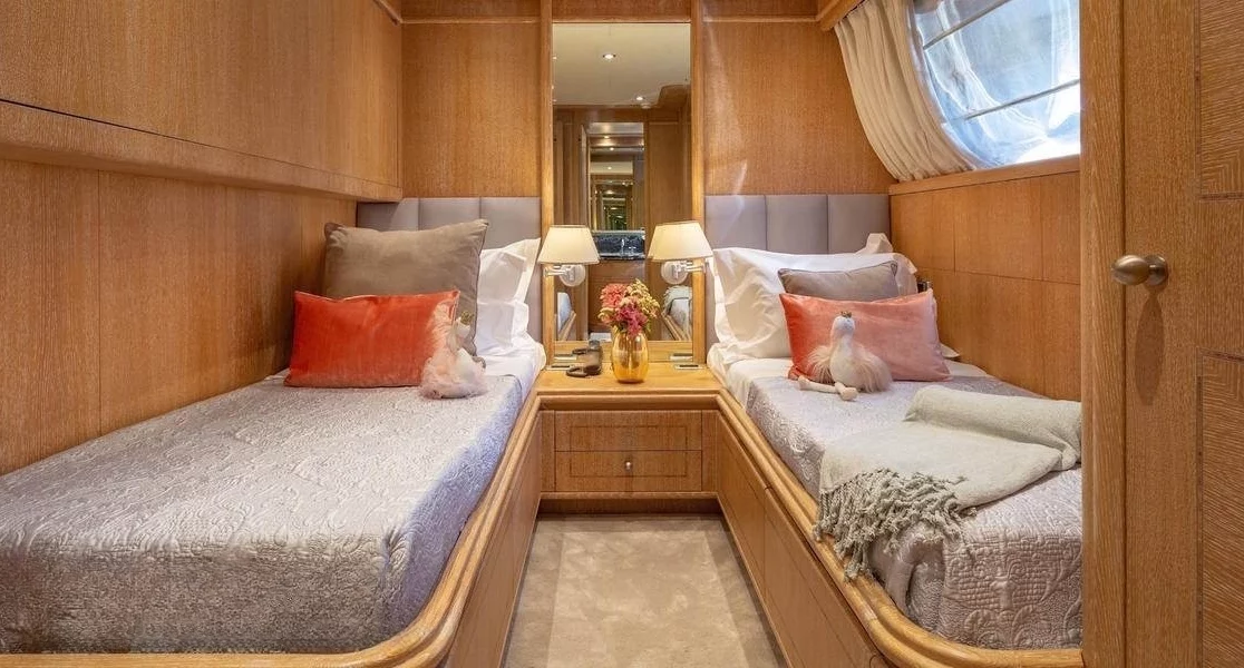 An image of Hammerhead yacht