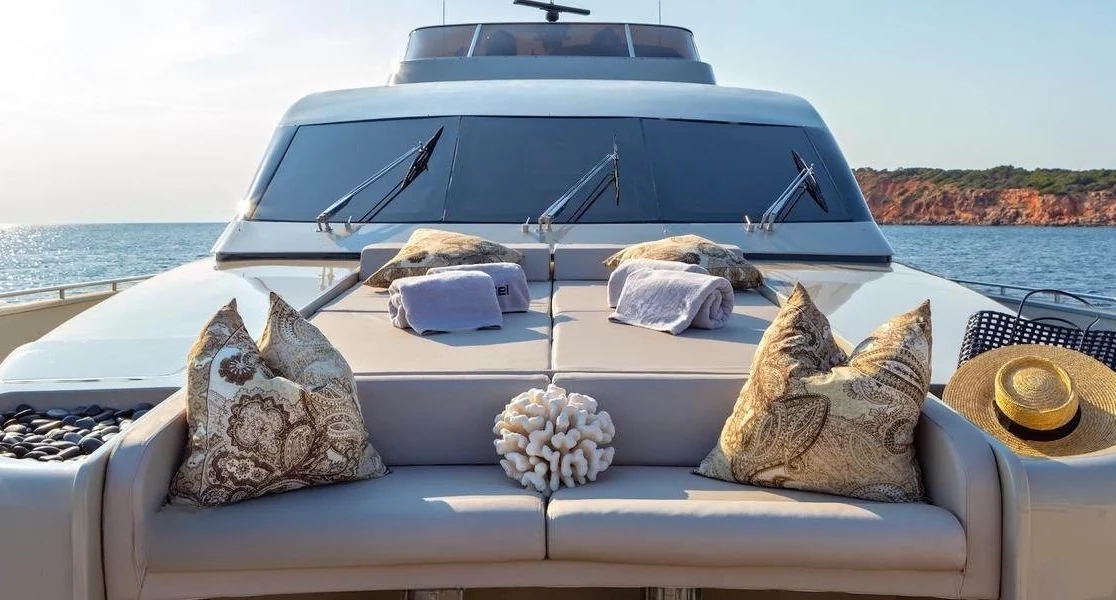 An image of Hammerhead yacht