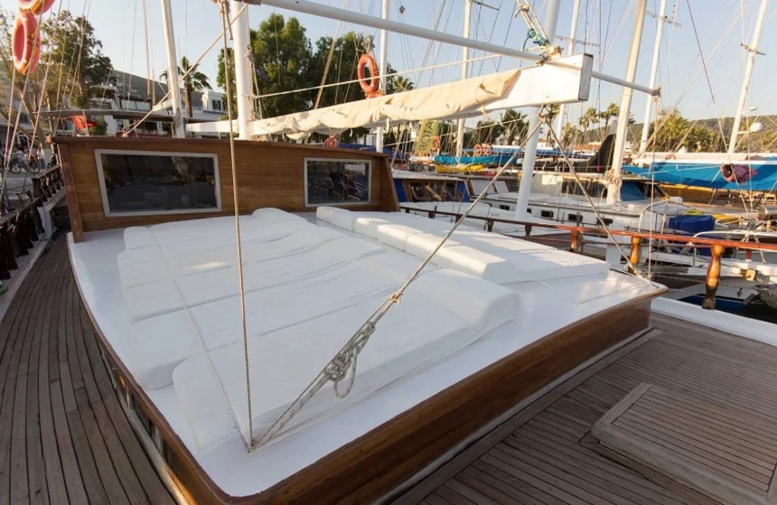 An image of Harmonia yacht