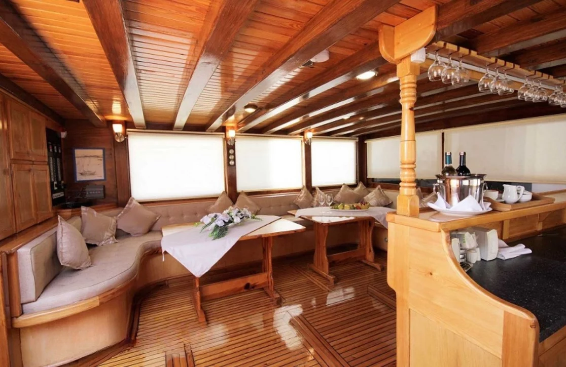 An image of Harmonia yacht