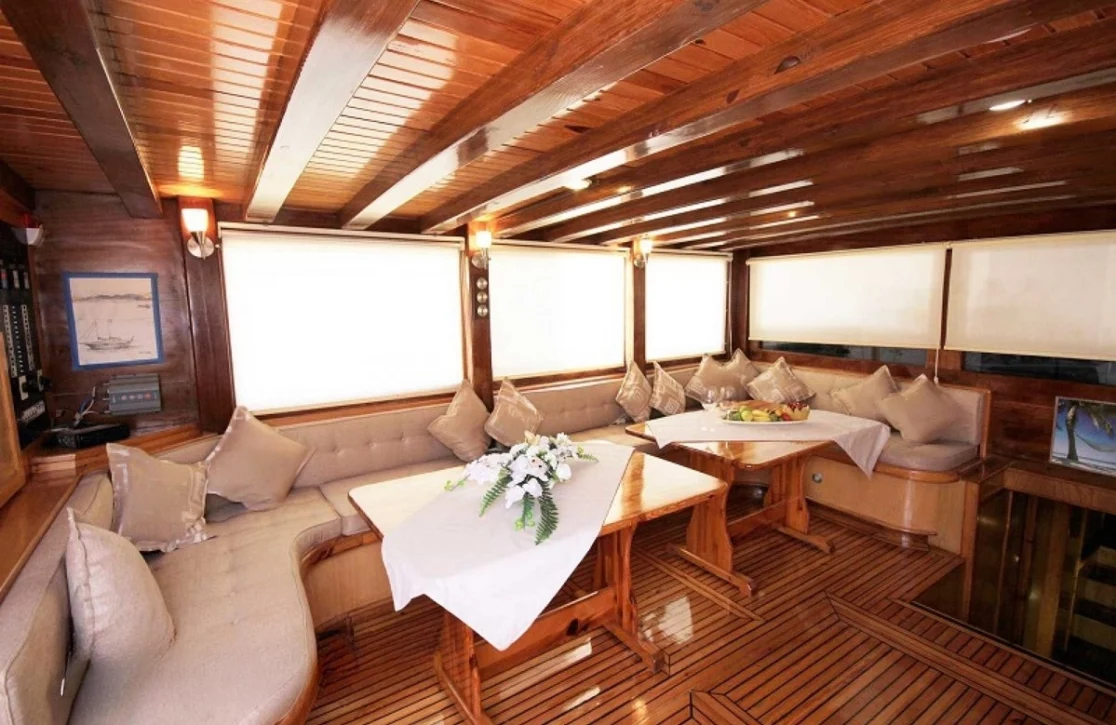 An image of Harmonia yacht