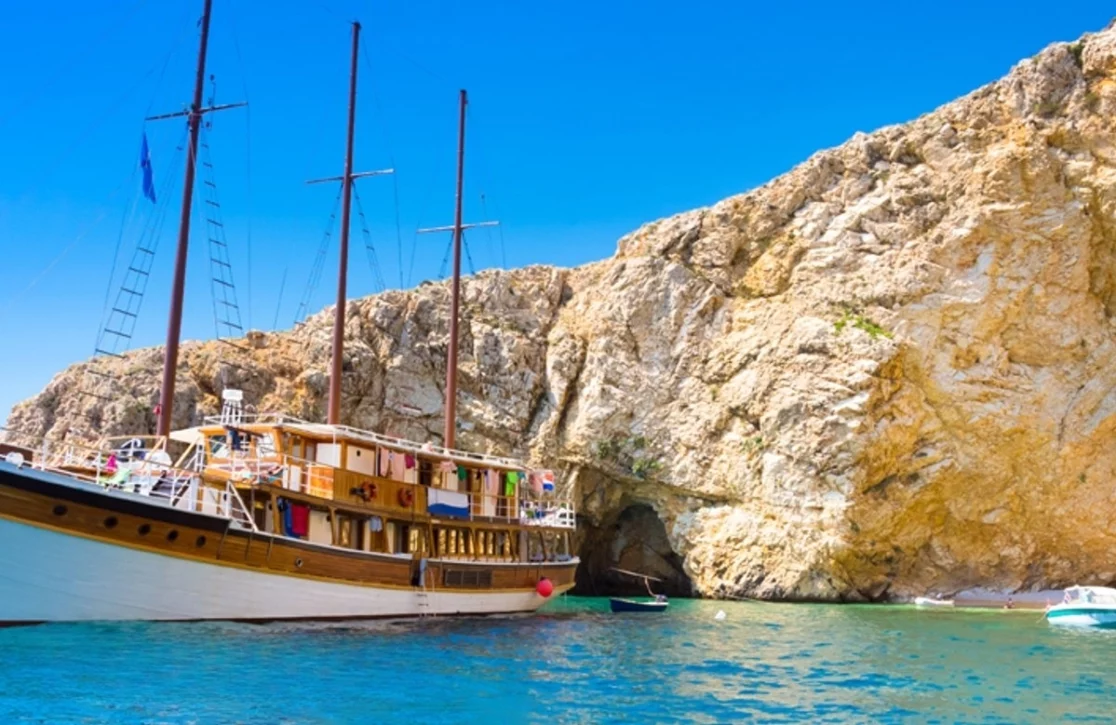 An image of Harmonia yacht