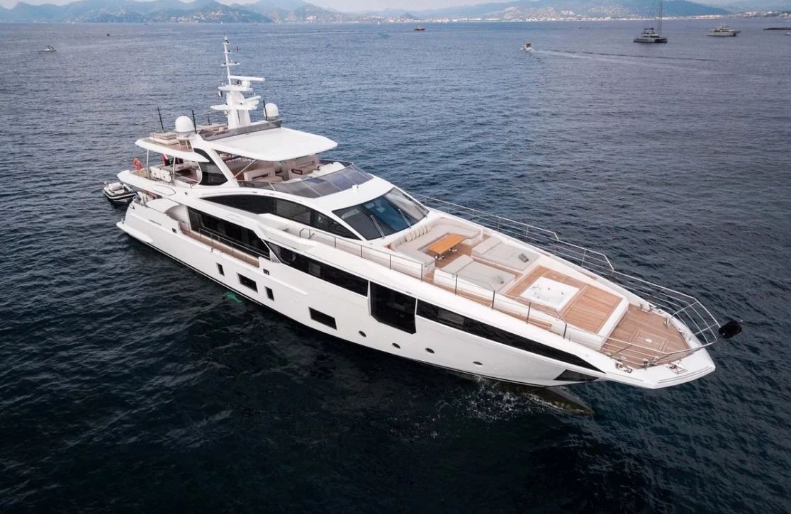 An image of Heed yacht