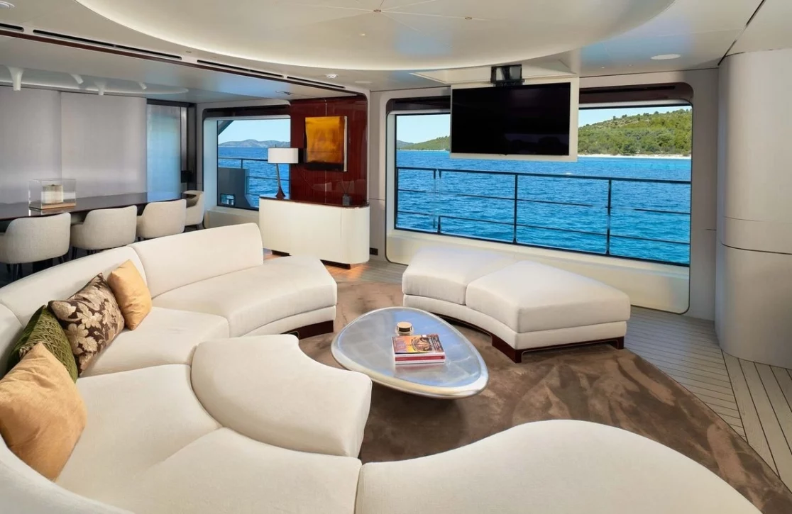 An image of Heed yacht