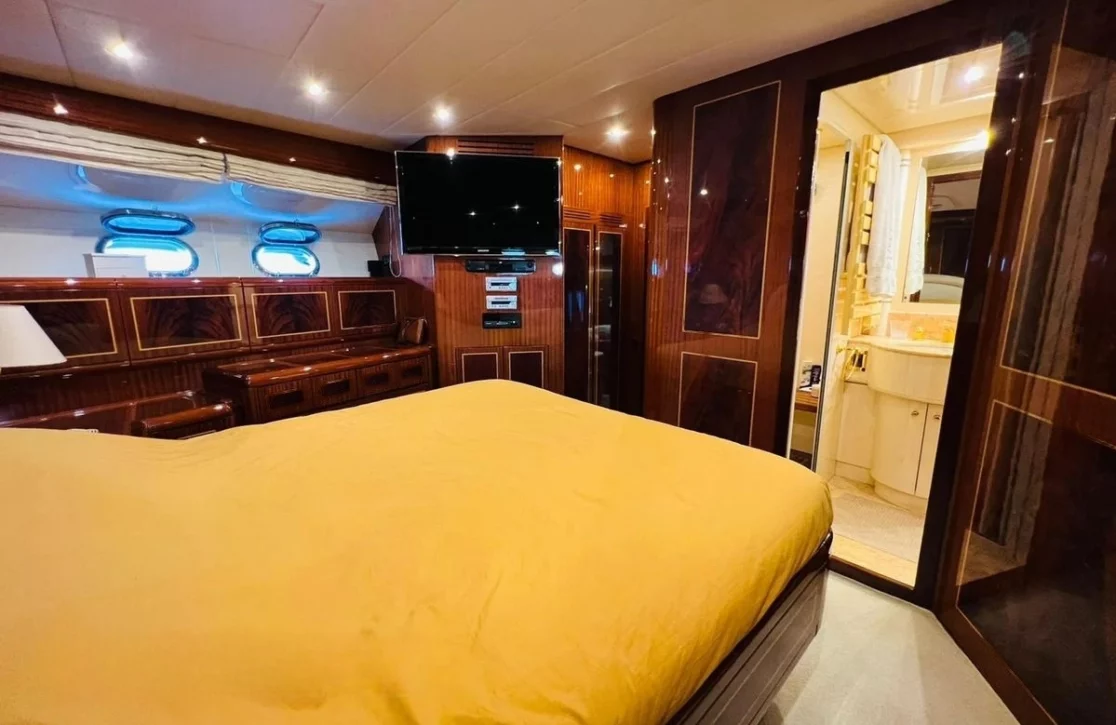An image of Helios yacht