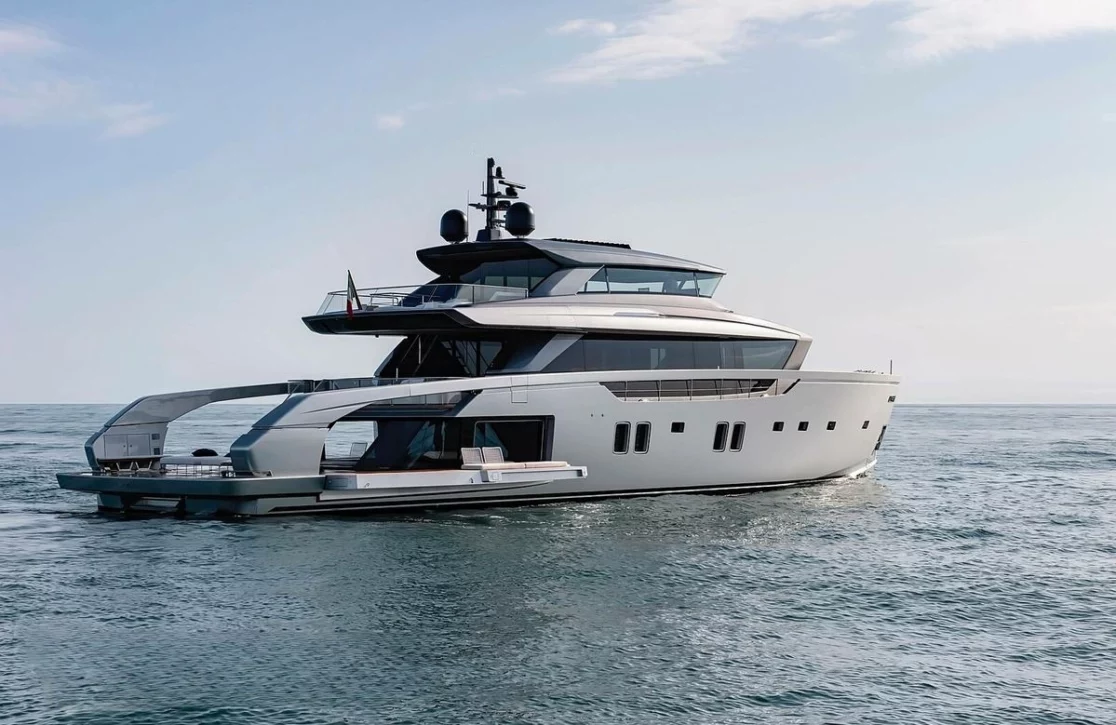 An image of Hm 1 yacht