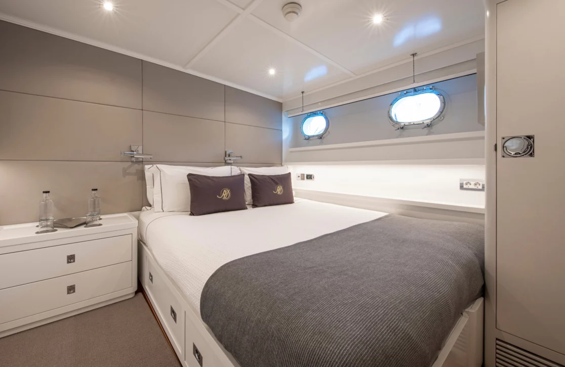 An image of Heavenly Daze yacht