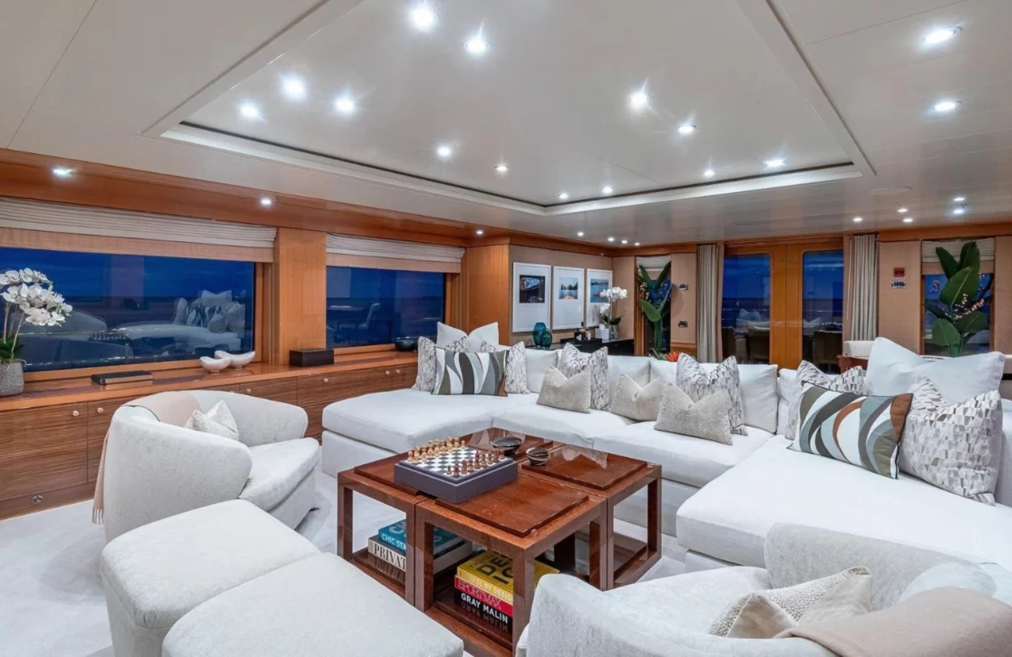 An image of Lind yacht