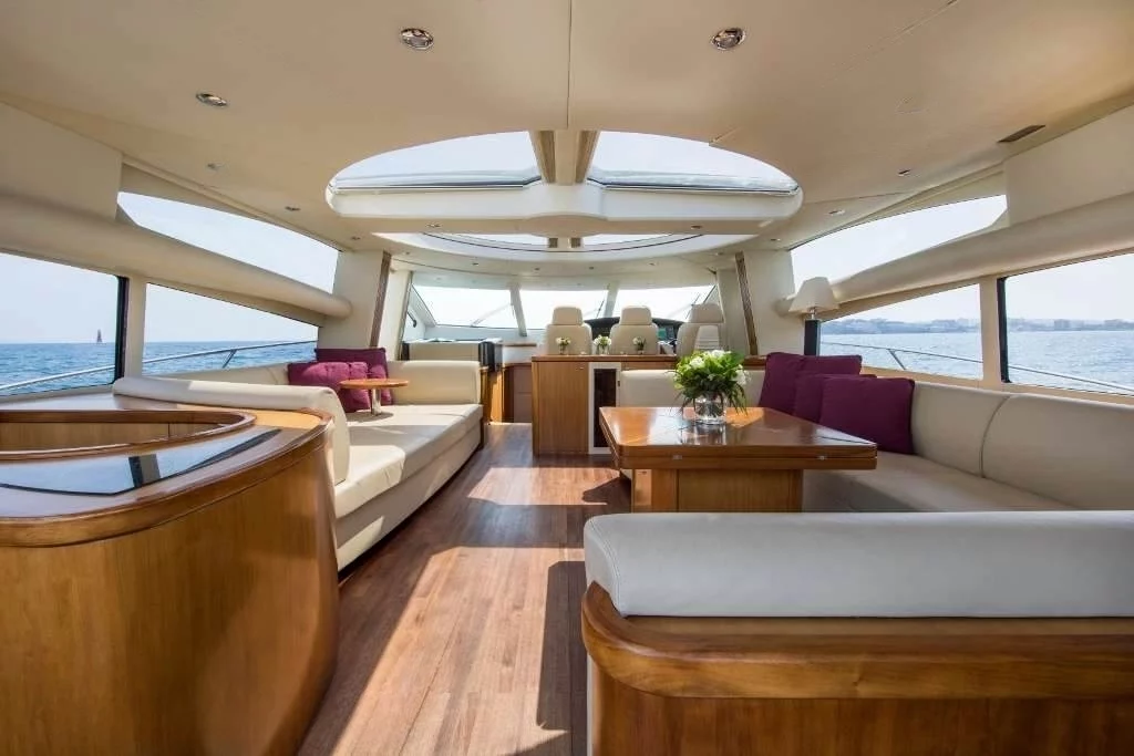An image of Infinito yacht