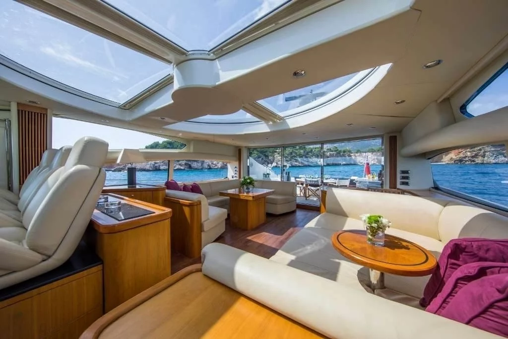 An image of Infinito yacht