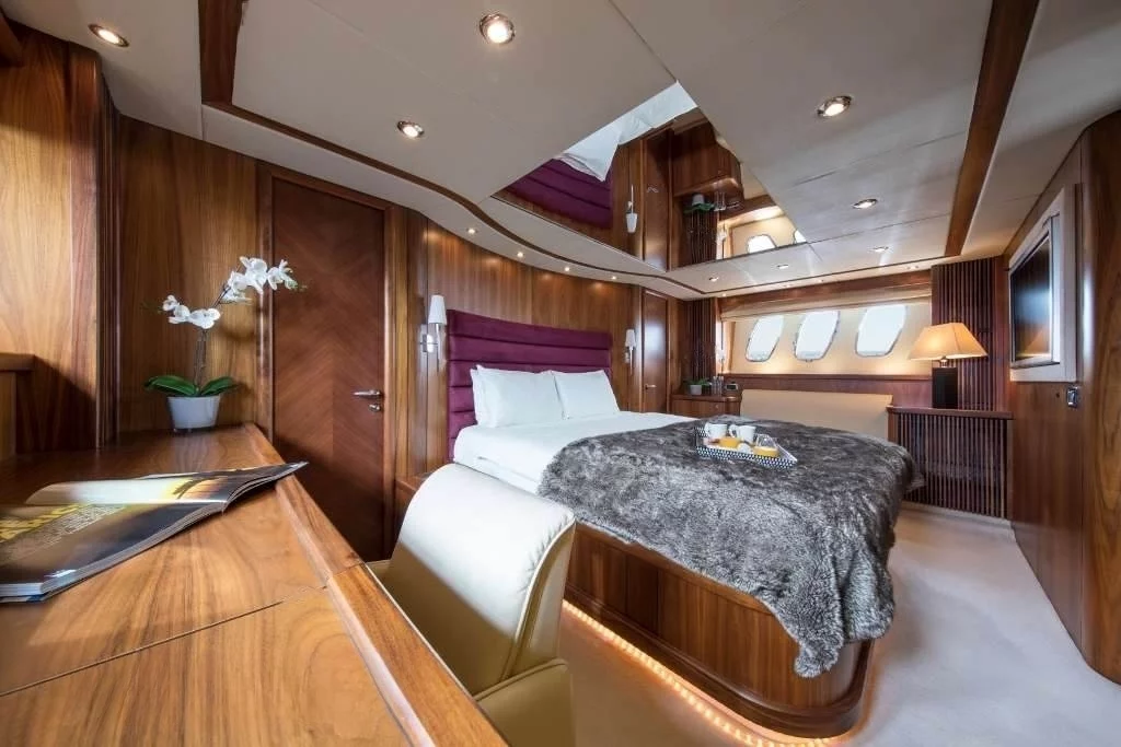 An image of Infinito yacht