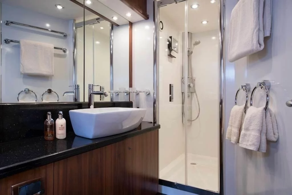 An image of Infinito yacht
